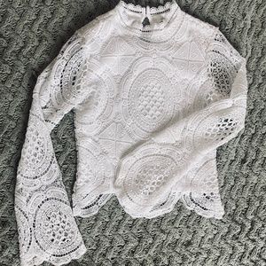 Woman’s Lace Top (M)
